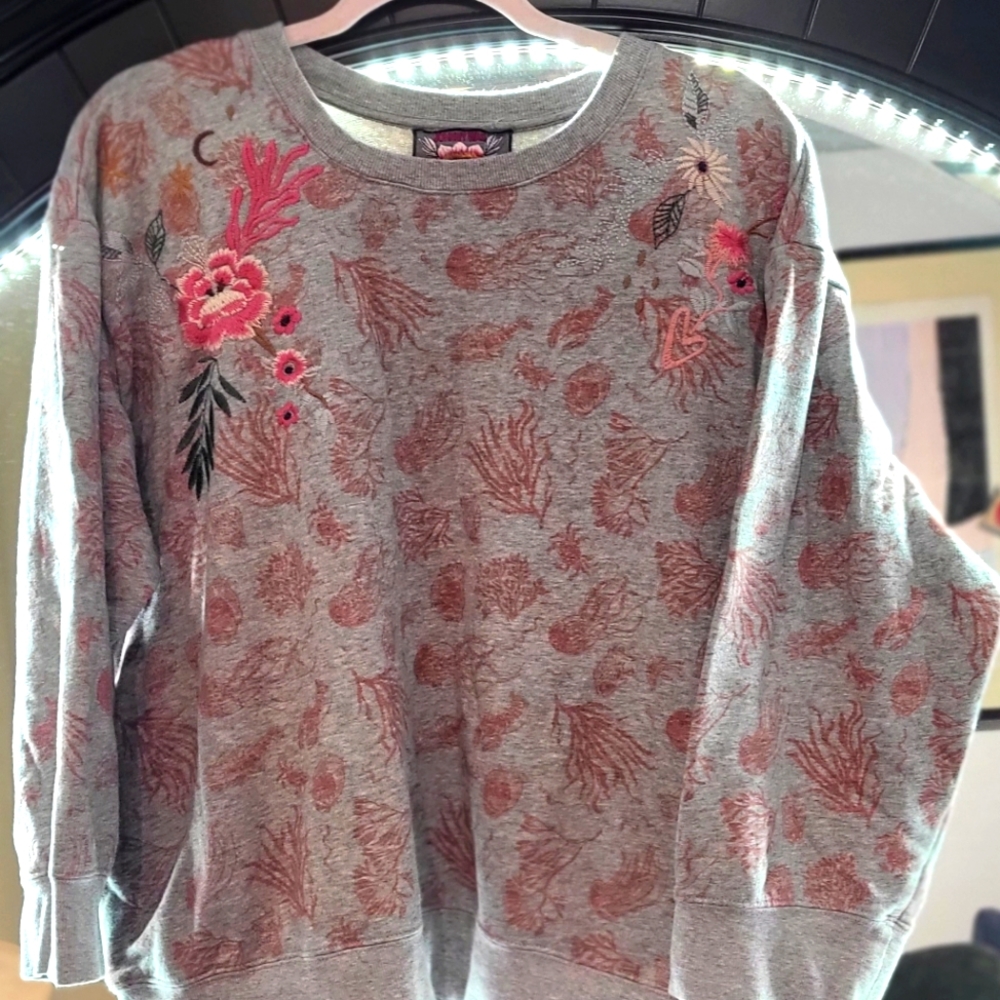 Johnny Was | Grey Flower-Patterned Raglan Sweatshirt